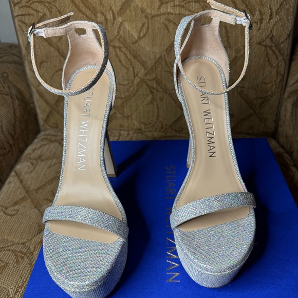 STUART WEITZMAN  Nudist Hollywood Metallic Platform
Sandals In Silver SIZE 8 B - Picture 6 of 9